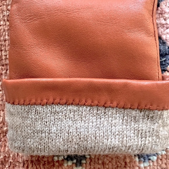 Coach Sculpted Signature Leather Tech Gloves - Picture 4 of 4